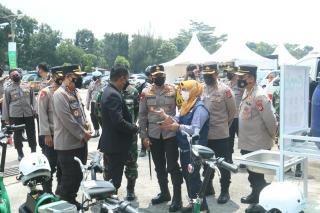 Kapolda Jabar Tinjau Gerakan Sukseskan Program Vaksinasi Nasional dan Pelaksanaan Vaksinasi Drive Thru